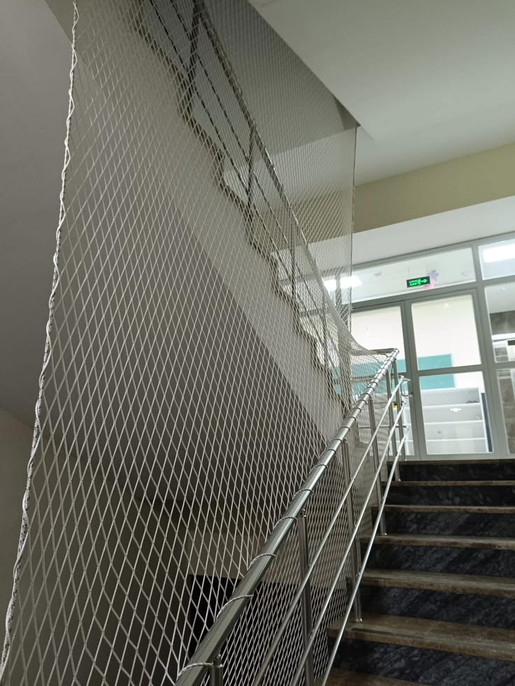 Staircase safety nets
